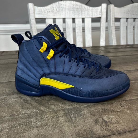 Nike Air Jordan 12 Retro Michigan Size 8 - Picture 2 of 5